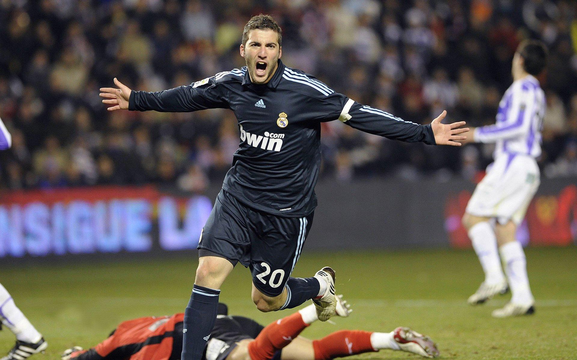 索博双星闪耀欧洲之巅，双双创造历史书写新传奇